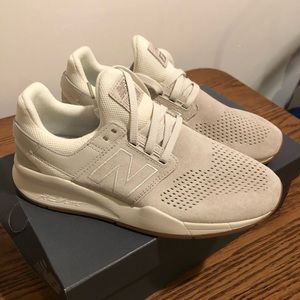 New Balance 247 Sneakers